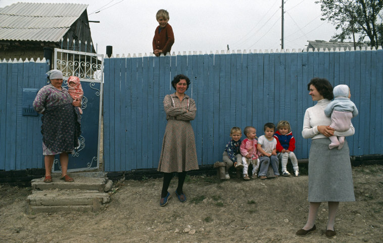 MOLDAVIA. Narotchetny village in northern Moldavia. 1988.