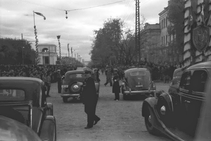 Со стороны нынешней ул. Бэнулеску-Бодони. Видны Семинария и Консистория. Фотография 1942 года.