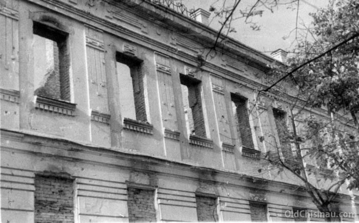 Вид фасада пристроенного семинарского корпуса в 1941 году.