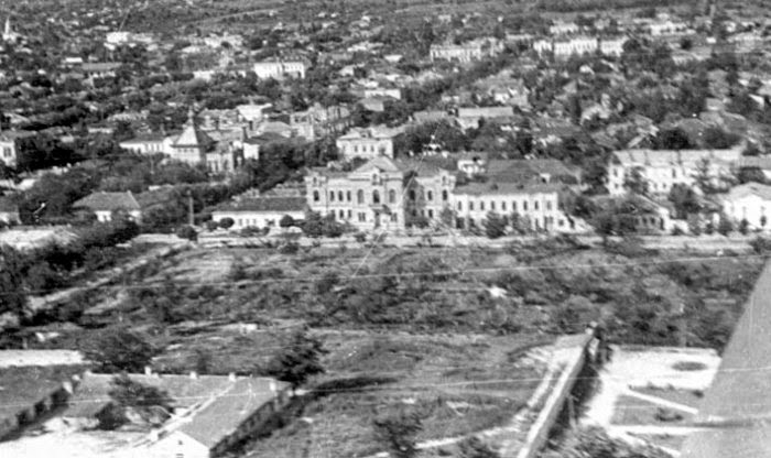 Сад Митрополии с самолёта. Фотография 1947 года.