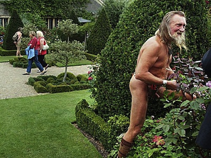 naked-gardening