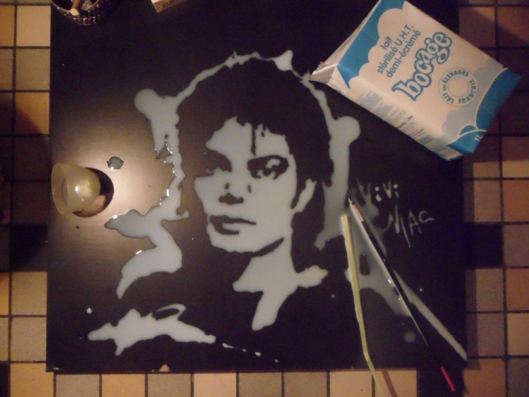 Майкл Джексон из молока