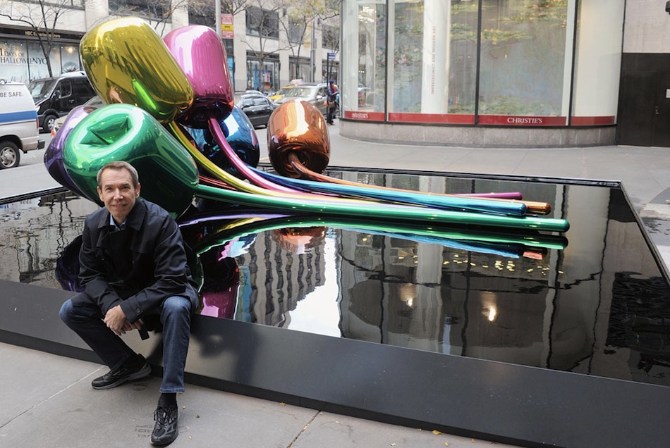 Jeff Koons, unul din cei mai de succes artiști americani, după Andy Warhol, alături de lucrarea lui ”Lalele.” PC: loveisspeed.blogspot.com