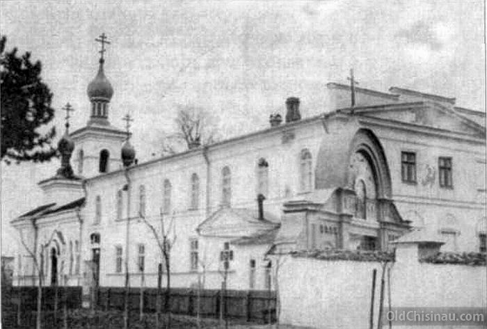 Вид Покровской церкви после 1892 года.
