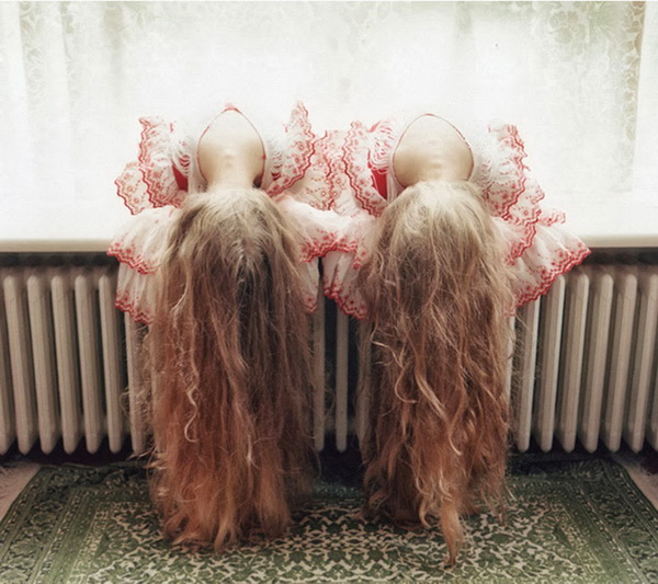 07-identical-twins-erna-hrefna-photography-iceland-ariko-inaoka-13