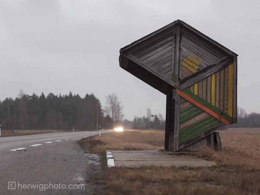 Автобусная остановка в Коотси, Эстония, недалеко от центра страны.