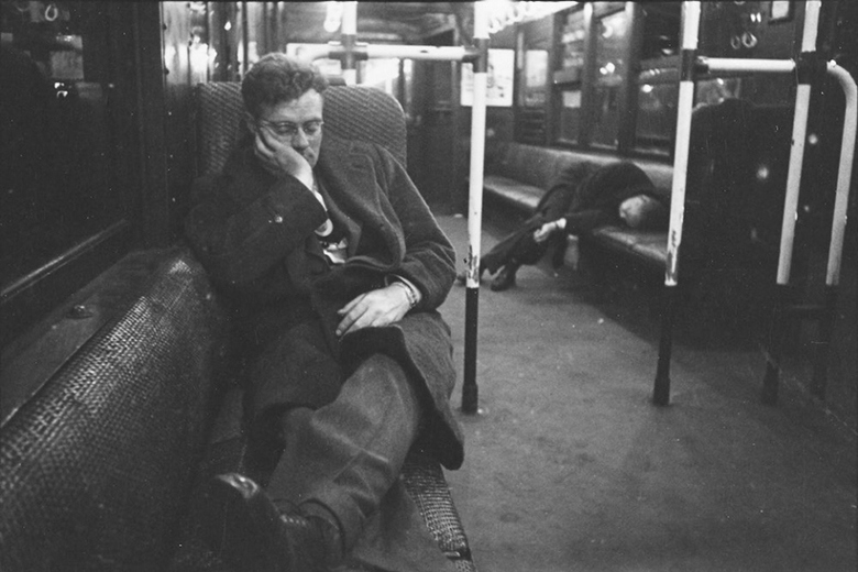 stanley-kubrick-18-year-old-photography-new-york-city-subway-02