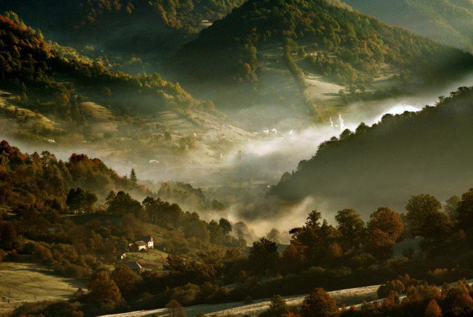 Alex-Robciuc-transylvanian-mountains-sunrise-11-677x454