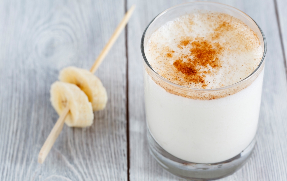 Low-Fat-Cinnamon-Banana-and-Oat-Smoothie