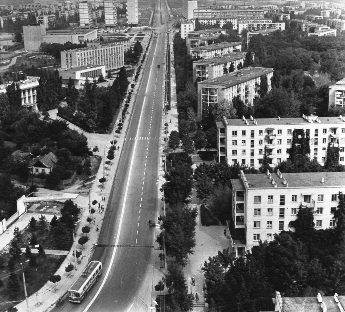 Soviet-Moldova-Chisinau-Riskanovka-19