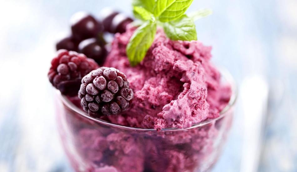 raspberry-ice-cream-dessert_033689
