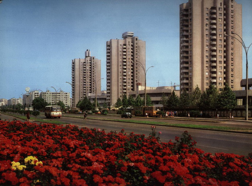 Кишинёв, проспект Мира. Календарь "Родина" на 1987 год. Москва, Политиздат", 1985.