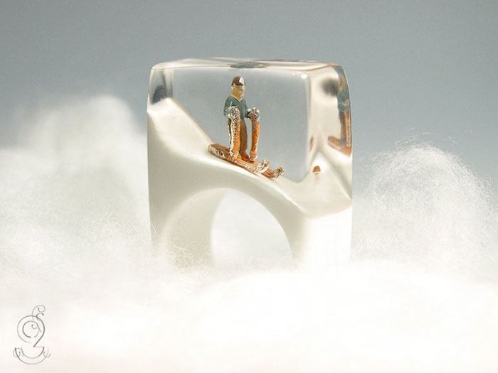 miniature-worlds-inside-jewelry-isabell-kiefhaber-germany-1