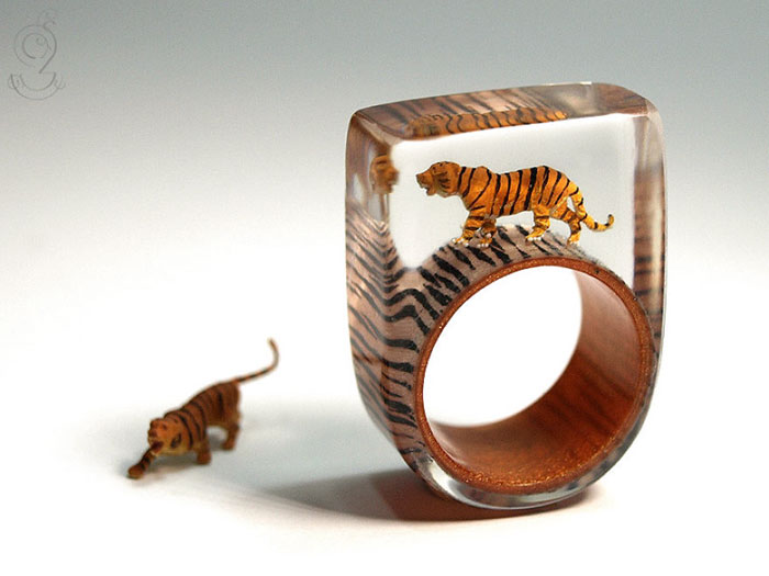 miniature-worlds-inside-jewelry-isabell-kiefhaber-germany-13