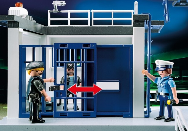 playmobil_toys_police_station_w_alarm_system_2_5182-e1459928872925