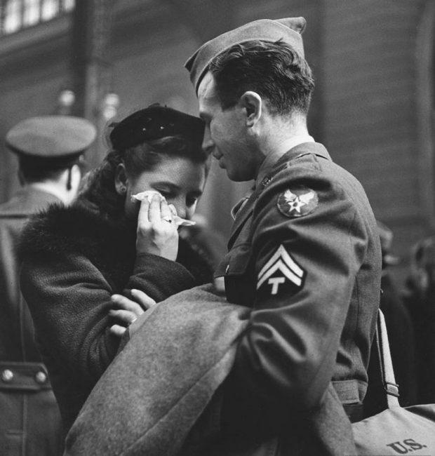 old-photos-vintage-war-couples-love-romance-48