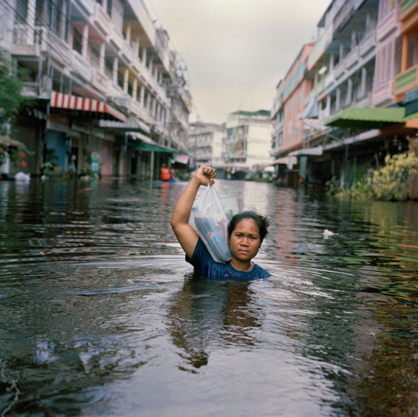 drowning-world-portraits-climate-change-gideon-mendel-8