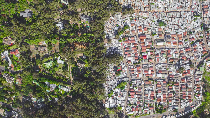 unequal-scenes-drone-photography-inequality-south-africa-johnny-miller-16
