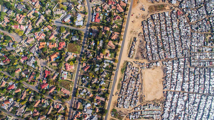 unequal-scenes-drone-photography-inequality-south-africa-johnny-miller-4