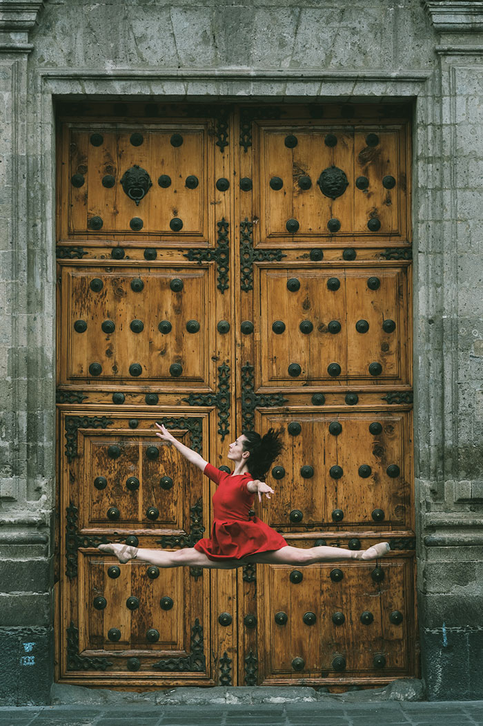 urban-ballet-dancers-mexico-city-omar-robles-28-5832b8b7ab67e__700