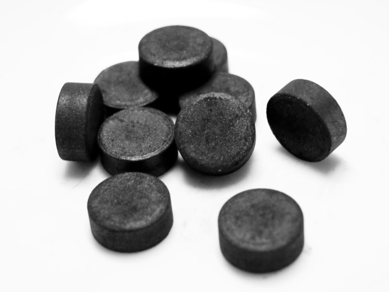 activated-charcoal-tablets-800x600-1-800x600