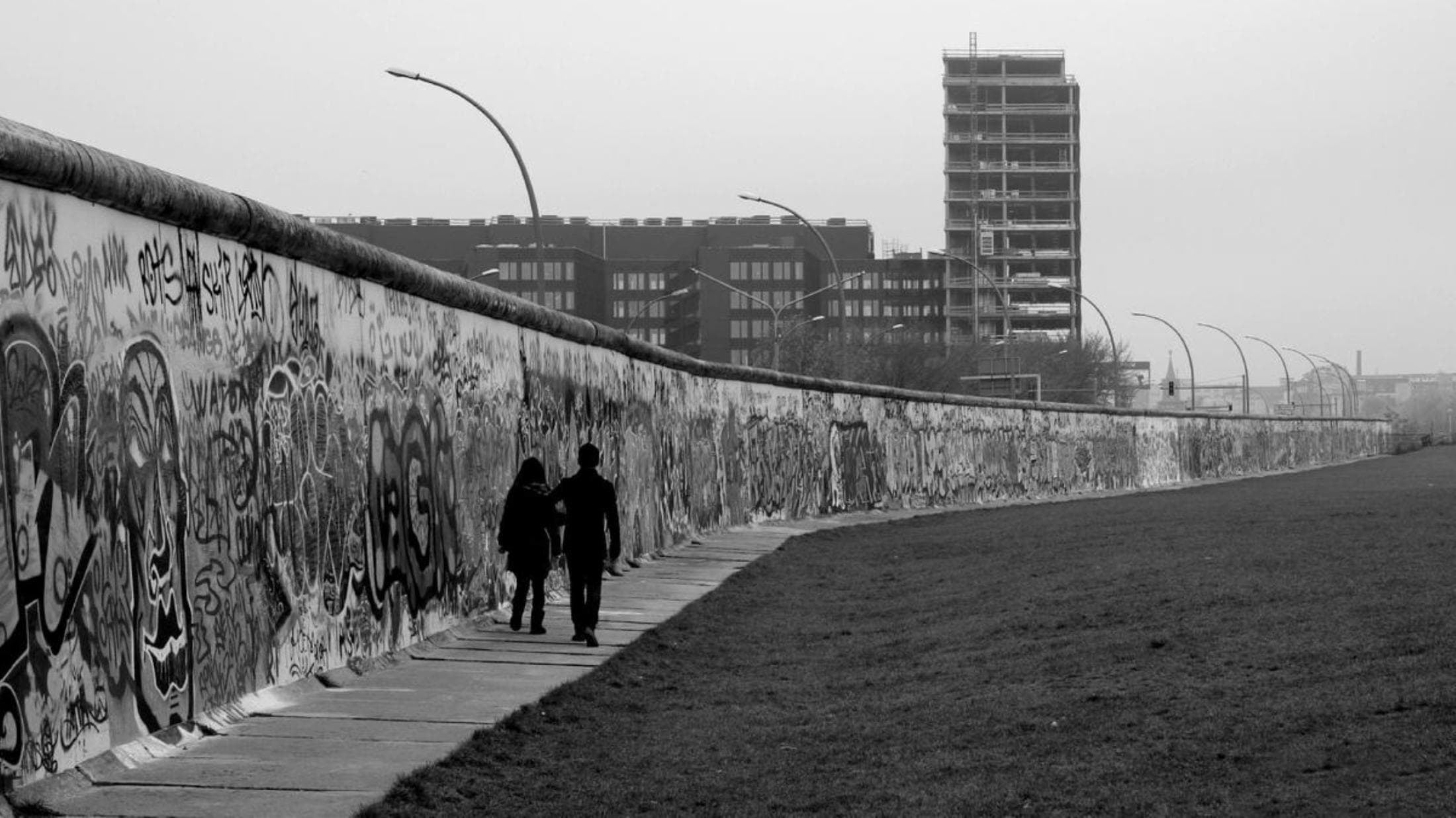 Фрг и гдр берлинская стена. Германия Берлин Берлинская стена. Берлинская стена ГДР. «Берлинская стена» (Berliner Mauer).. Берлинская стена 1961.