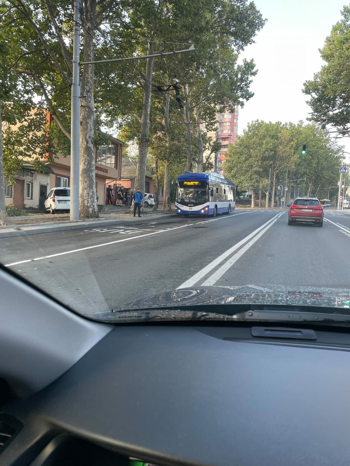 В Кишиневе дождь смыл слой нового асфальта на недавно отремонтированной ...
