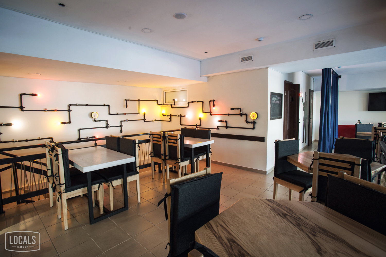 Новое место Brooklyn Bar & Grill Locals